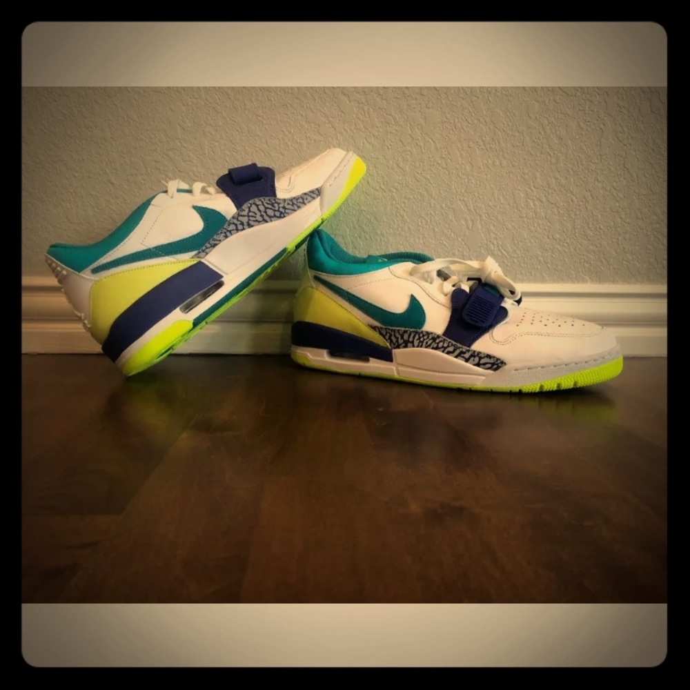 NEW! Jordan Mens SZ 11 Legacy 312 Neon Aquamarine